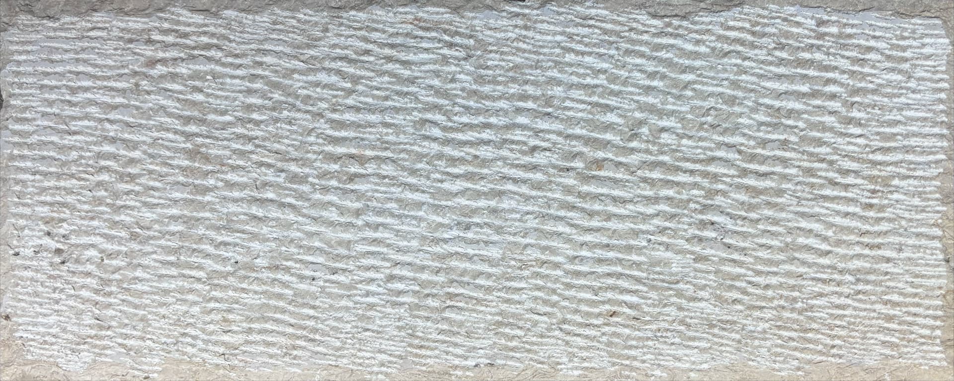 Scratch — Directional grain