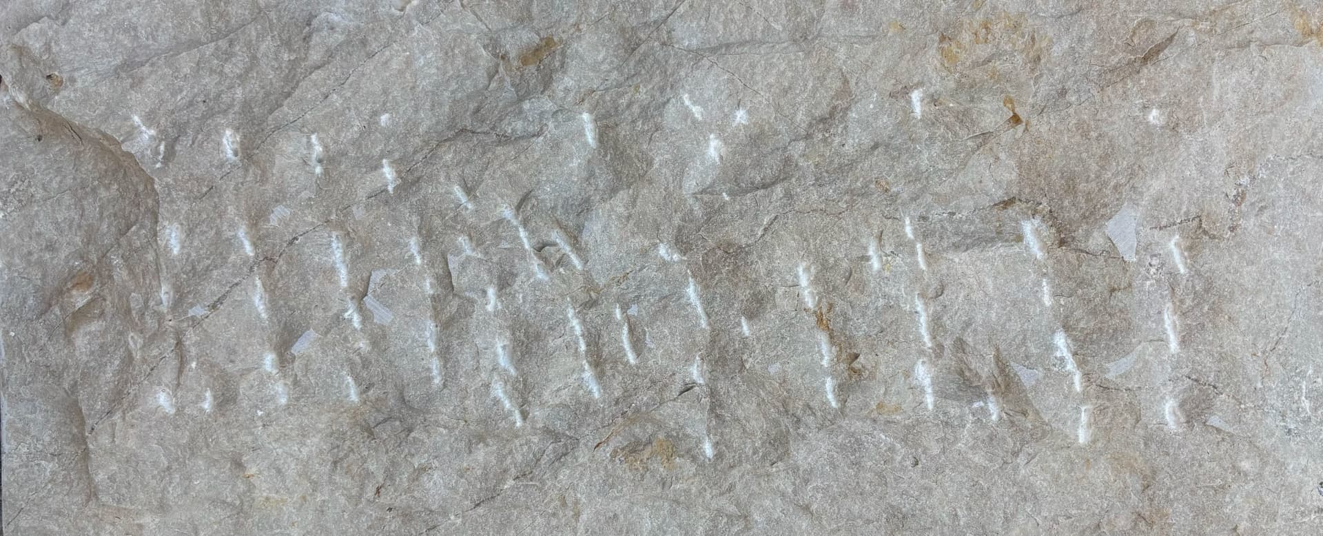Tobzeh — Ribbed chisel work