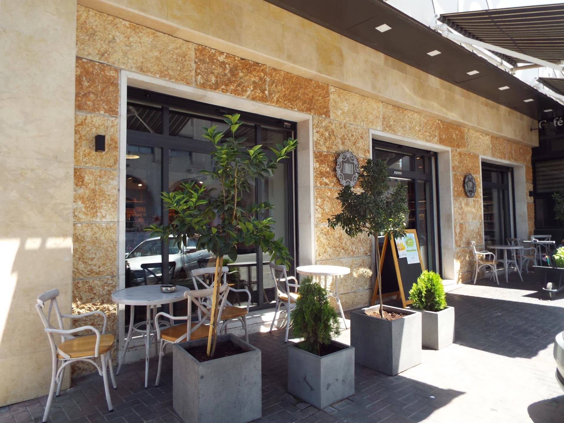 Café Facade